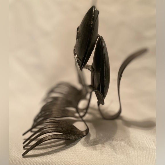 Metal Cat Sculpture Figurine Made of Forks & Spoons Artisan Made - Picture 5 of 5